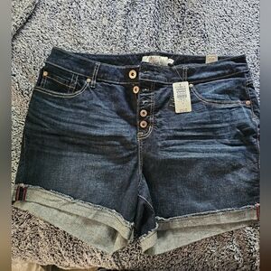 NWT Torrid sz 18 jean shorts